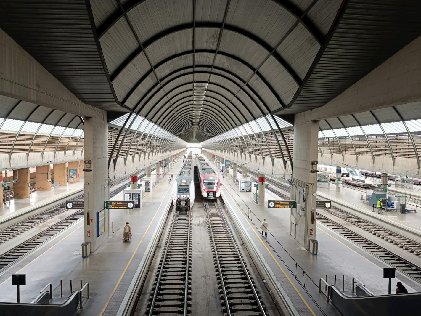 Tren RENFE + autob&uacute;s: una alternativa para ahorrar