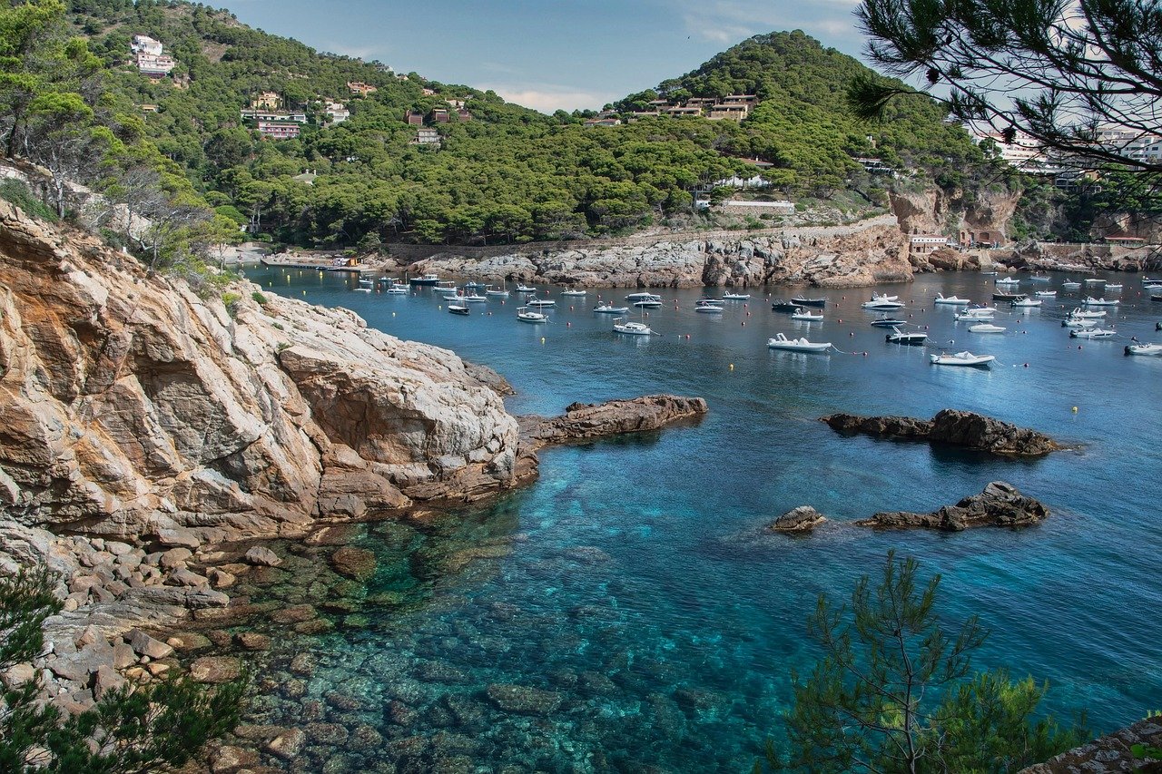 Mar, naturaleza, playa, montaña, rocas, vegetación, paisaje